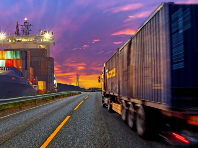 Forworder transporte aéreo, marítimo y terrestre: